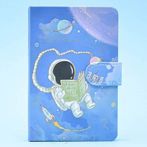 کتاب خوندن فضانورد